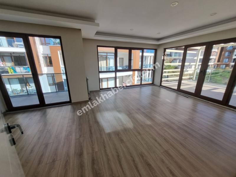 EMLAK HABERCİSİ'NDEN MUDANYA HALİTPAŞA SİTEİÇİ HAVUZLU OTOPARKLI  SATILIK 4+2 DUBLEKS DAİRE