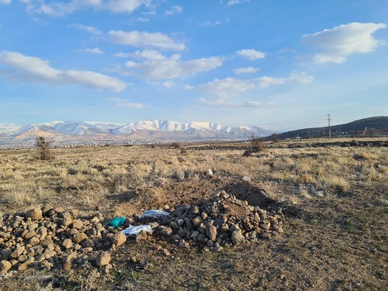 Niğde Taşlıca köyünde 7.5 dönüm sat bağ  (arsa)