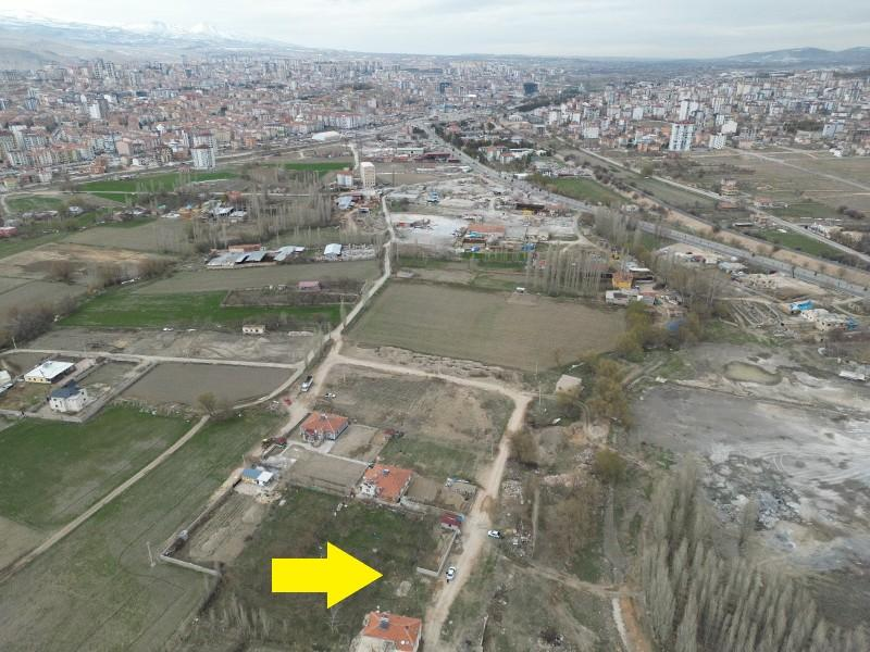 SELÇUK MAHALLESİNDE yatırımlık 800 m2  satılık arsa 