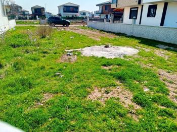 Ayvalık Altınova' da Satılık İmarlı Arsa.