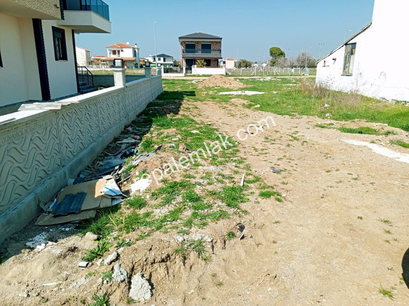 Ayvalık Altınova' da Satılık İmarlı Arsa.