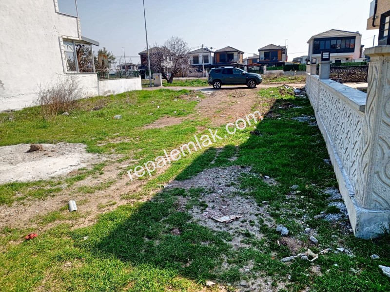 Ayvalık Altınova' da Satılık İmarlı Arsa.