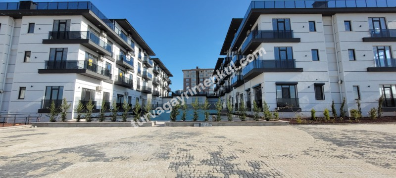 ÇORLU HÜRRİYET MAHALLESİNDE ÇEVRE YOLUNA YAKIN 1+1 KİRALIK SİTE İÇİ DAİRE 