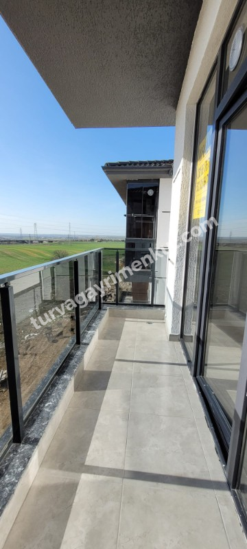 ÇORLU HÜRRİYET MAHALLESİNDE ÇEVRE YOLUNA YAKIN 1+1 KİRALIK SİTE İÇİ DAİRE 