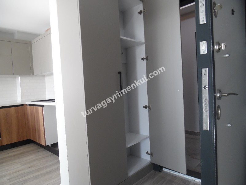ÇORLU HÜRRİYET MAHALLESİNDE ÇEVRE YOLUNA YAKIN 1+1 KİRALIK SİTE İÇİ DAİRE 