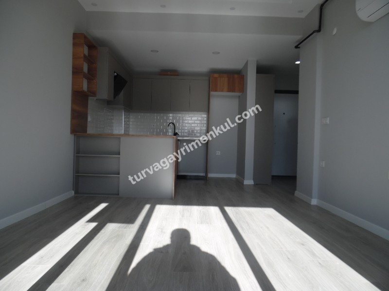 ÇORLU HÜRRİYET MAHALLESİNDE ÇEVRE YOLUNA YAKIN 1+1 KİRALIK SİTE İÇİ DAİRE 
