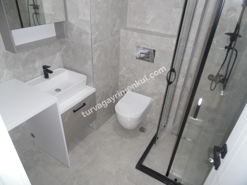 ÇORLU HÜRRİYET MAHALLESİNDE ÇEVRE YOLUNA YAKIN 1+1 KİRALIK SİTE İÇİ DAİRE 