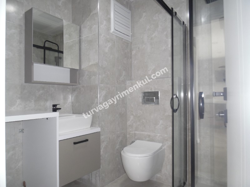ÇORLU HÜRRİYET MAHALLESİNDE ÇEVRE YOLUNA YAKIN 1+1 KİRALIK SİTE İÇİ DAİRE 