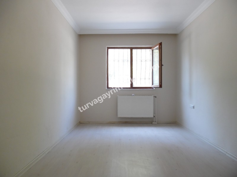 ÇORLUDA YATIRIMCILARA SATILIK 2+1 BODRUM KAT DAİRE 