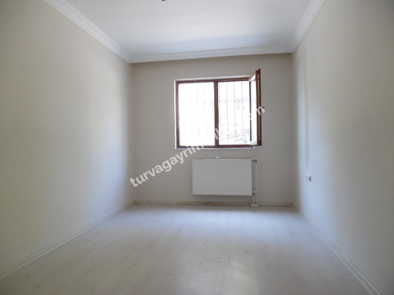 ÇORLUDA YATIRIMCILARA SATILIK 2+1 BODRUM KAT DAİRE 