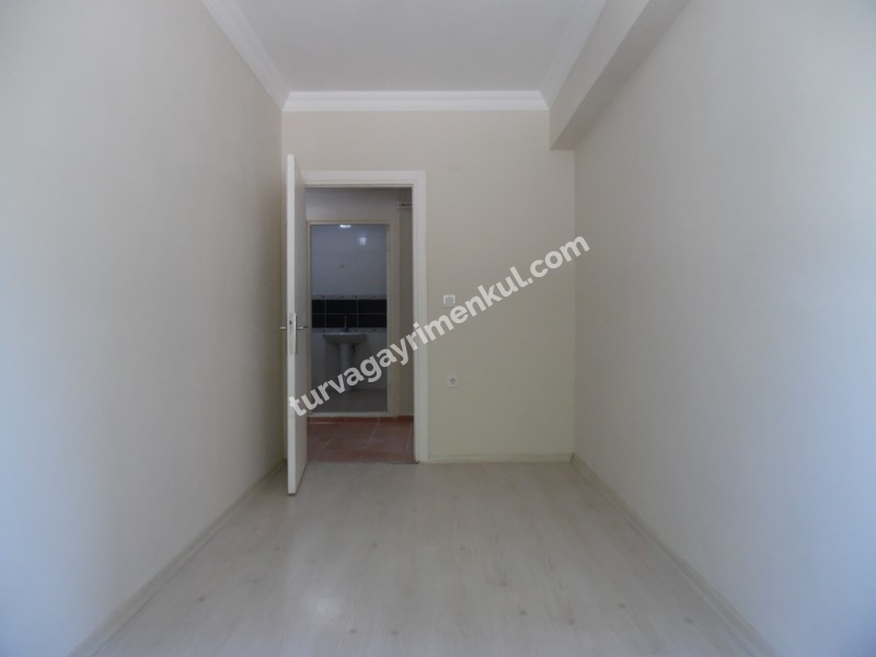 ÇORLUDA YATIRIMCILARA SATILIK 2+1 BODRUM KAT DAİRE 