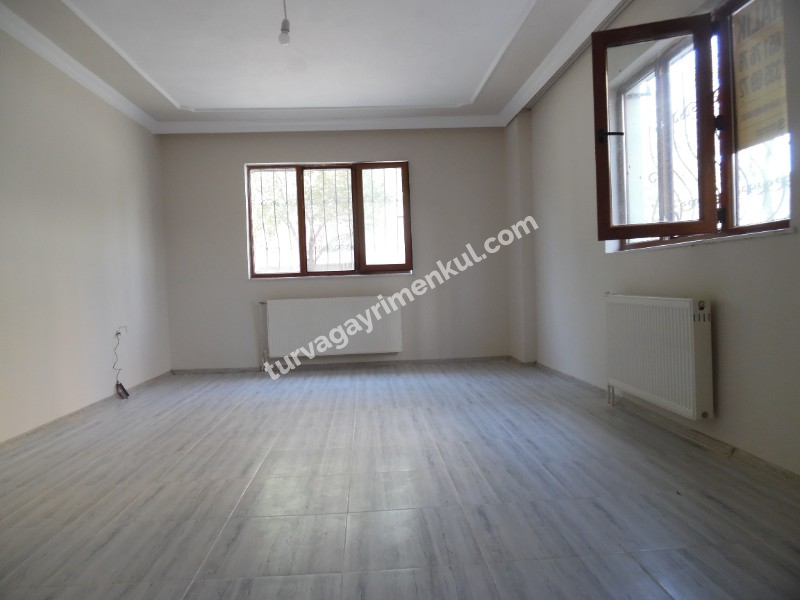 ÇORLUDA YATIRIMCILARA SATILIK 2+1 BODRUM KAT DAİRE 
