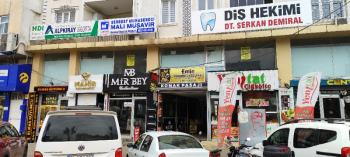 KAHTA KAYMAKAMLIK KARŞISINDA ANA CADDEDE KİRALIK 300 m² DÜKKAN