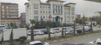 KAHTA KAYMAKAMLIK KARŞISINDA ANA CADDEDE KİRALIK 300 m² DÜKKAN