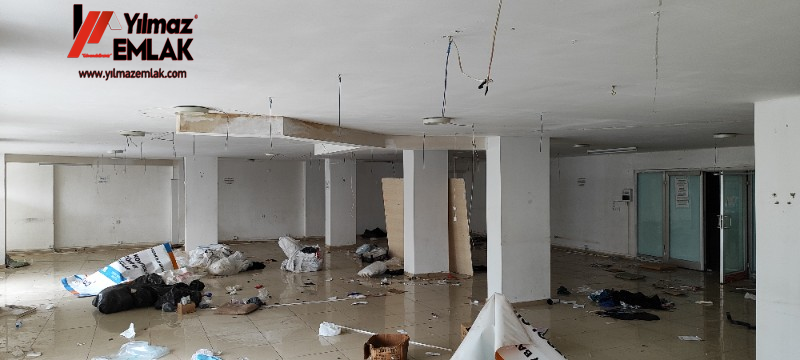 KAHTA KAYMAKAMLIK KARŞISINDA ANA CADDEDE KİRALIK 300 m² DÜKKAN