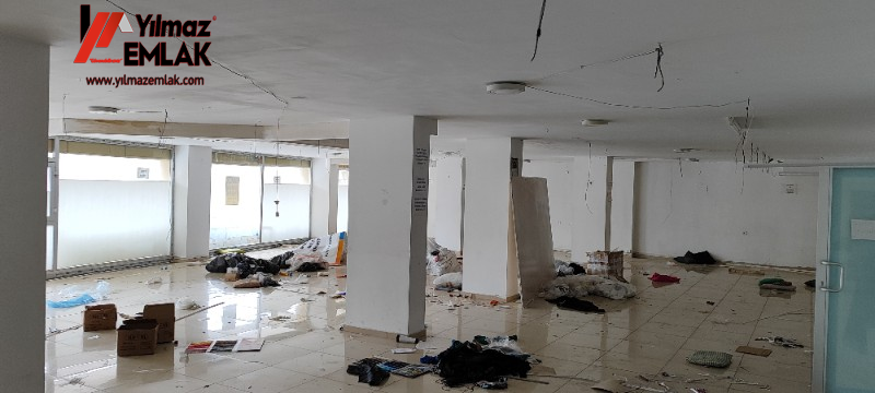 KAHTA KAYMAKAMLIK KARŞISINDA ANA CADDEDE KİRALIK 300 m² DÜKKAN