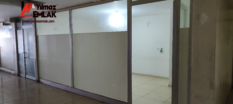 KAHTA KAYMAKAMLIK KARŞISINDA ANA CADDEDE KİRALIK 300 m² DÜKKAN