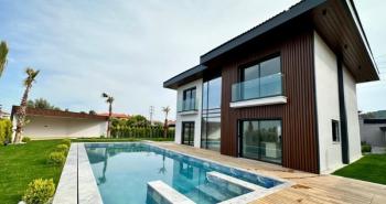 Çeşme Mamurbaba'da Satılık Sıfır Lüks Villa