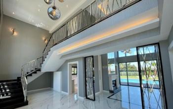 Çeşme Mamurbaba'da Satılık Sıfır Lüks Villa