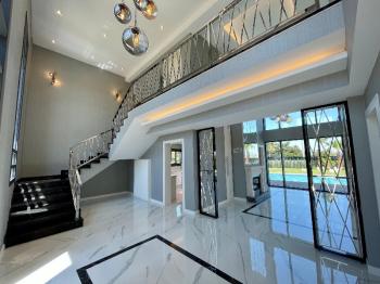 Çeşme Mamurbaba'da Satılık Sıfır Lüks Villa