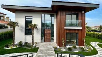 Çeşme Mamurbaba'da Satılık Sıfır Lüks Villa