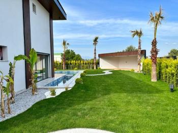 Çeşme Mamurbaba'da Satılık Sıfır Lüks Villa