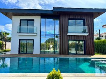 Çeşme Mamurbaba'da Satılık Sıfır Lüks Villa