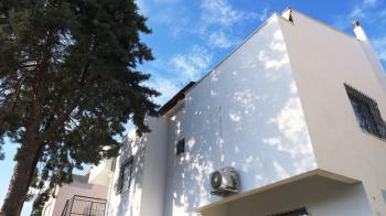 Forum Karşısında Satılık Villa
