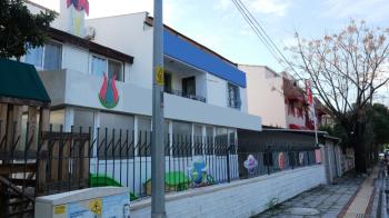 Forum Karşısında Satılık Villa