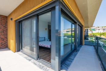 Çesme'nin En huzurlu lokasyonunda Yüzme Havuzlu Yeni Villa