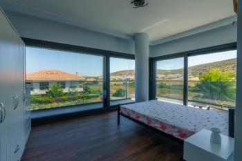 Çesme'nin En huzurlu lokasyonunda Yüzme Havuzlu Yeni Villa
