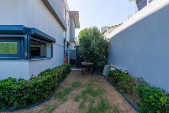 Çesme'nin En huzurlu lokasyonunda Yüzme Havuzlu Yeni Villa