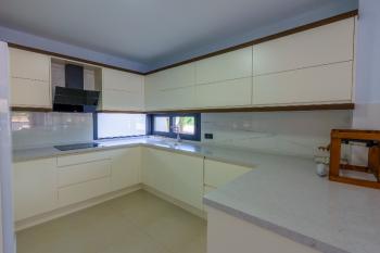 Çesme'nin En huzurlu lokasyonunda Yüzme Havuzlu Yeni Villa