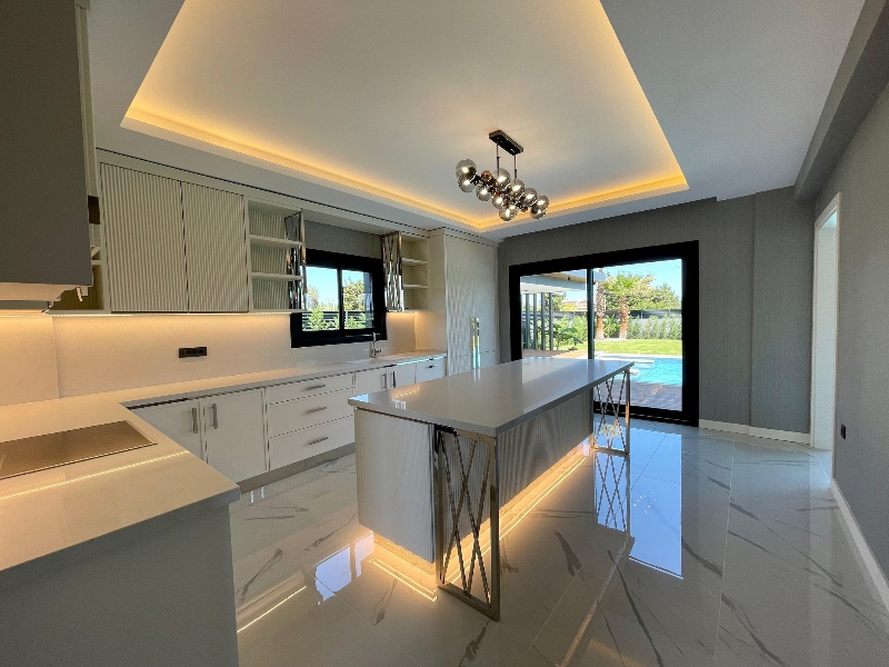 Çeşme Mamurbaba'da Satılık Sıfır Lüks Villa