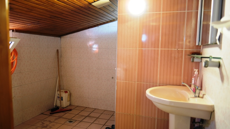 Forum Karşısında Satılık Villa