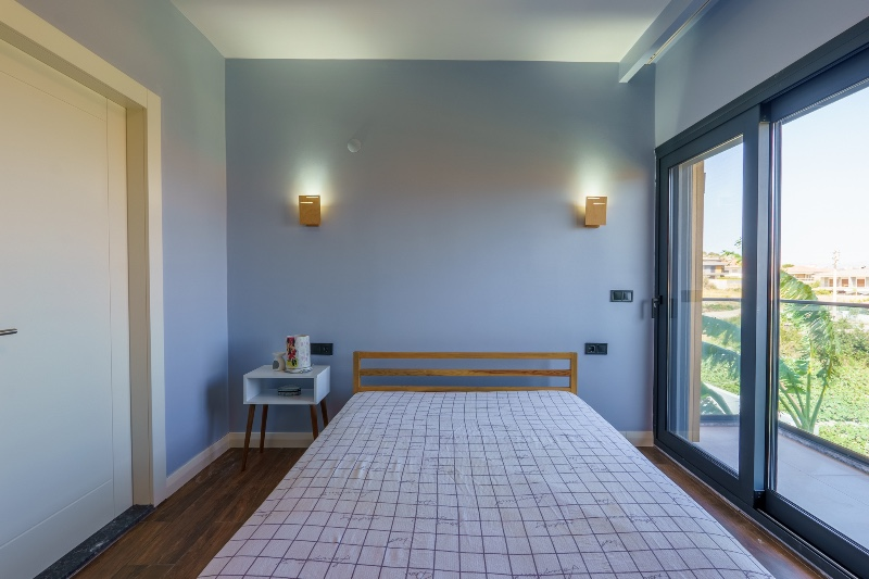 Çesme'nin En huzurlu lokasyonunda Yüzme Havuzlu Yeni Villa