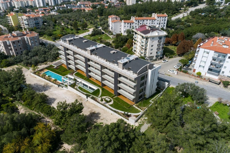 Bahçe Katı Lüks Daire-Kendine ait bahçeli