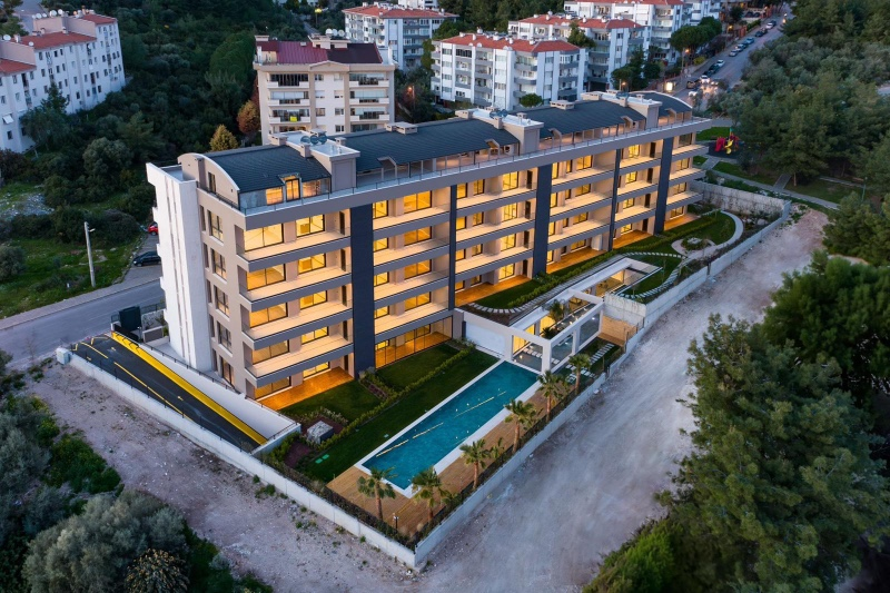 Bahçe Katı Lüks Daire-Kendine ait bahçeli
