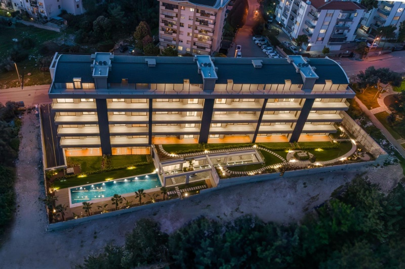 Bahçe Katı Lüks Daire-Kendine ait bahçeli