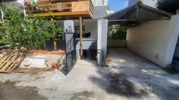 Urla Zeytinalanı Kiralık Bahçe Katı Yeni Tadilatlı Daire