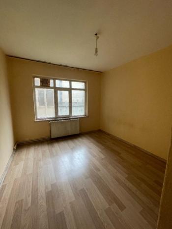 AFYON ÜÇOK EMLAKTAN CUMHURİYET MAH 3+1 DAİRE 