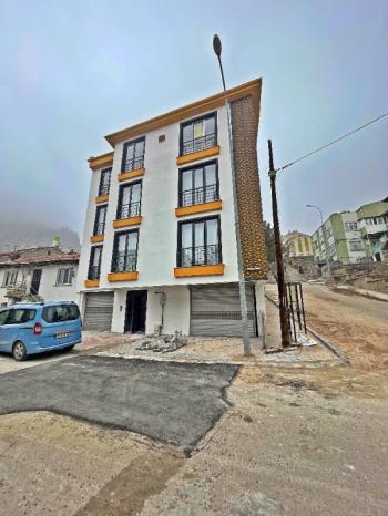 AFYON ÜÇOK EMLAKTAN YARENLER MAH SATILK 3+1 SIFIR DAİRE 