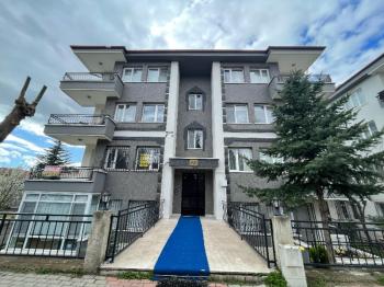 AFYON ÜÇOK EMLAKTAN ESENTEPE MAH KİRALIK 3+1 ARAKAT DAİRE 