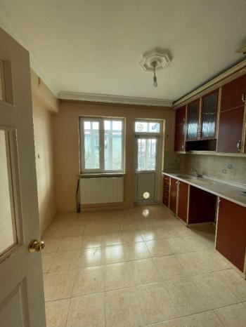 AFYON ÜÇOK EMLAKTAN ESENTEPE MAH KİRALIK 3+1 ARAKAT DAİRE 