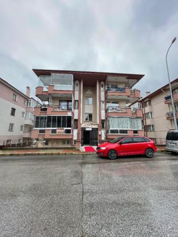 AFYON ÜÇOK EMLAKTAN HARBİŞ KOCATEPE MAH SATILIK TEMİZ BAKIMLI 3+1 DAİRE