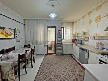 AFYON ÜÇOK EMLAKTAN HARBİŞ KOCATEPE MAH SATILIK TEMİZ BAKIMLI 3+1 DAİRE