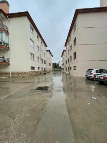 AFYON ÜÇOK EMLAKTAN HARBİŞ KOCATEPE MAH SATILIK TEMİZ BAKIMLI 3+1 DAİRE