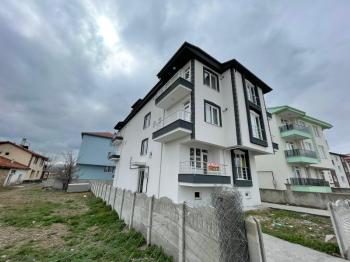 AFYON ÜÇOK EMLAKTAN MAREŞAL F ÇAKMAK MAH KİRALIK 3 YAŞ 3+1 DAİRE