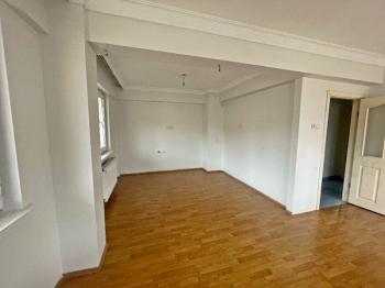 AFYON ÜÇOK EMLAKTAN ESENTEPE MAH SATILIK 2+1 KÖŞE KONUM DAİRE
