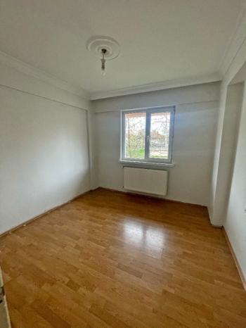 AFYON ÜÇOK EMLAKTAN ESENTEPE MAH SATILIK 2+1 KÖŞE KONUM DAİRE